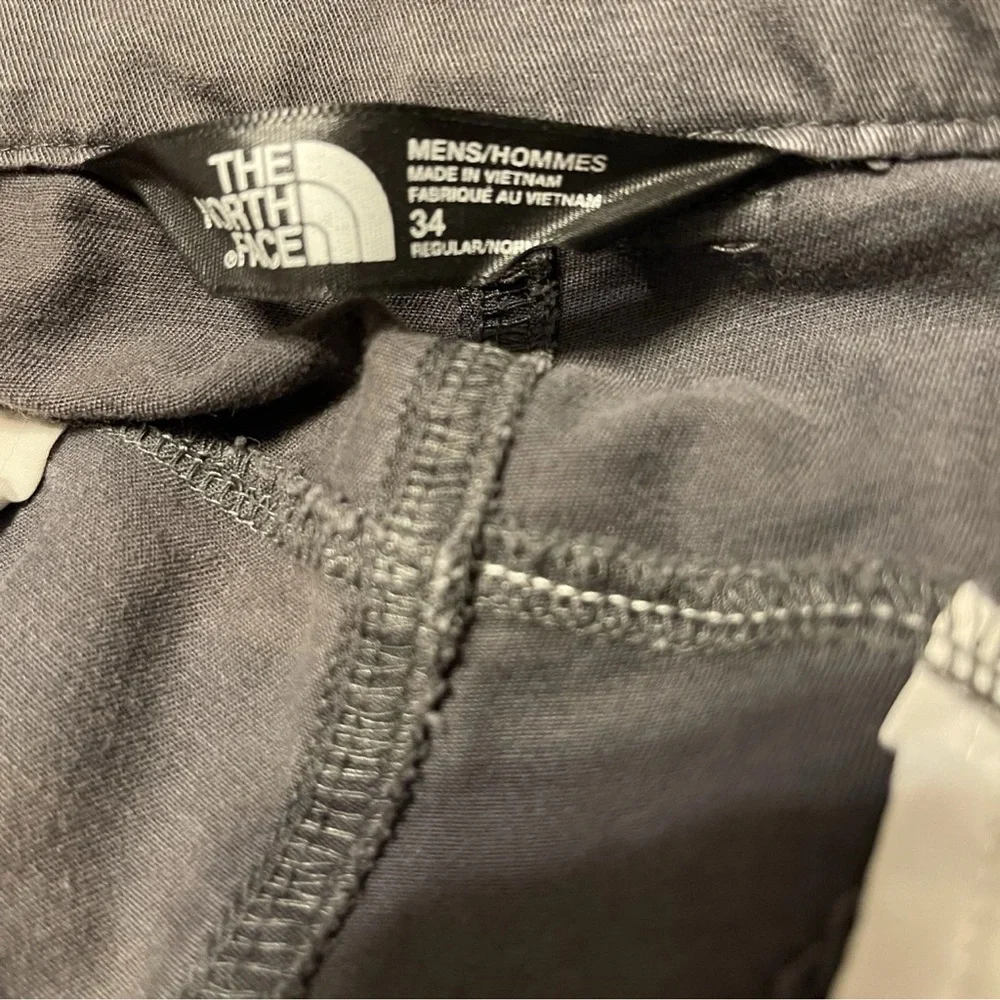 Men's The North Face Hommes Shorts Dark Gray Size 34 & 10" Inseam - Picture 3 of 10
